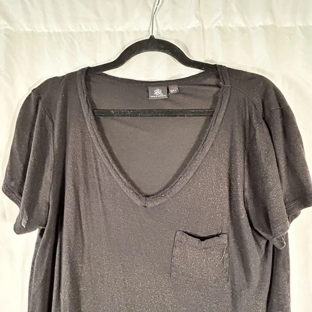 Rock & Republic Top Women's Large Black Vneck Short Sleeve Gold Speckle - Picture 2 of 10